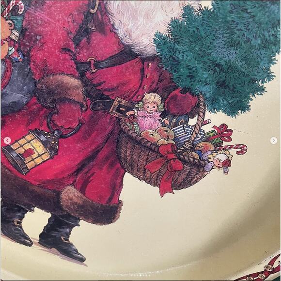 Vintage Old World Santa Tin Christmas Serving Tray Round Hong Kong 1991 - Picture 4 of 7